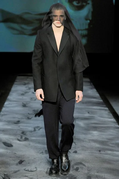 Look 29
